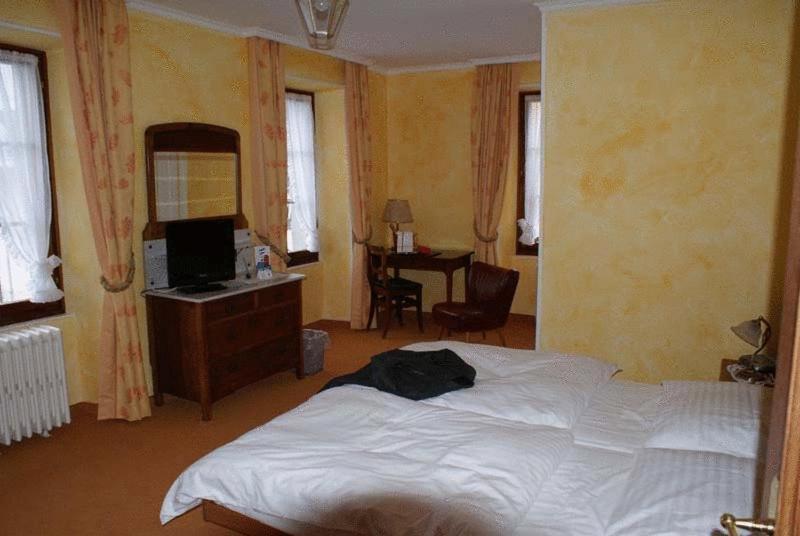 Hotel De Bahyse Блоне Экстерьер фото