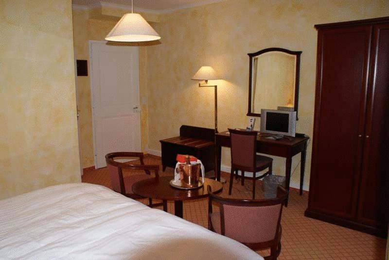Hotel De Bahyse Блоне Экстерьер фото